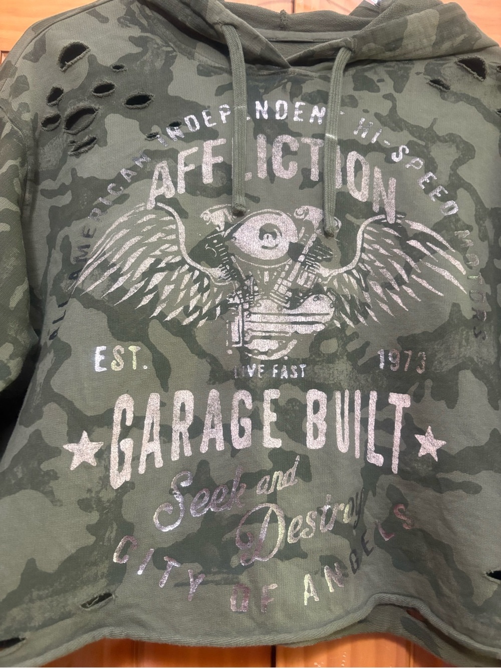 Affliction Olive Green Graphic Hoodie with Skull Emblem Size Small EUC - Picture 4 of 9